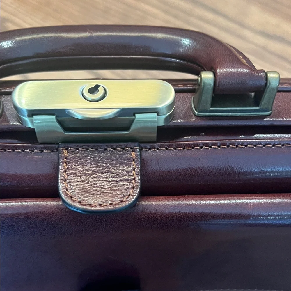 Men's Leather Briefcase Bag in Burgundy